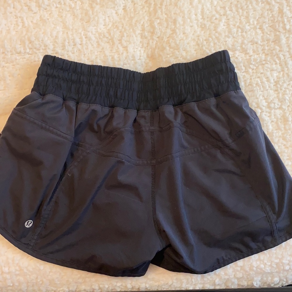 Lululemon black tracker shorts size 8